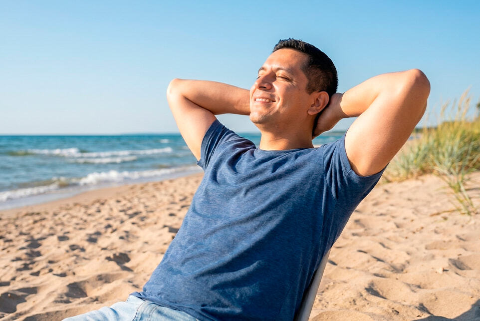 Ganador de Tris con Multiplicador relajado en la playa